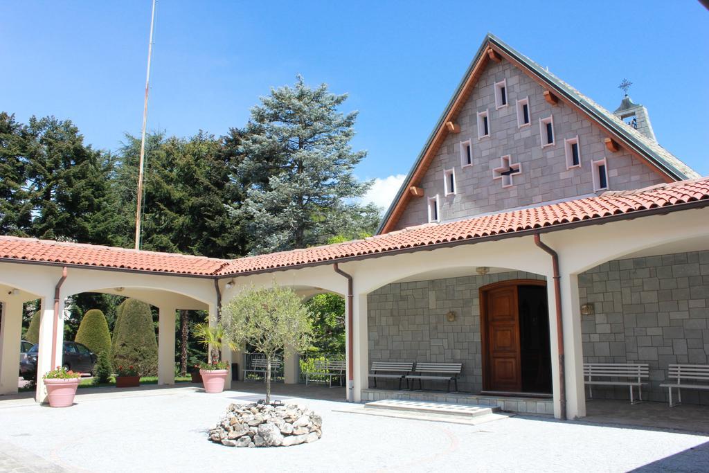 Centro Di Spiritualita Maria Candida Armeno Zewnętrze zdjęcie